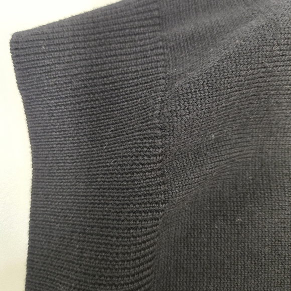 Men's Black Sweater Vest - Picture 5 of 7